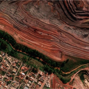 A serra vai, deixando no meu corpo a paisagem.jpg